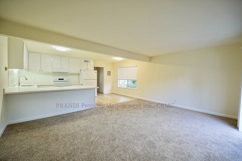 310 1st St #5 - Photo 5 of 10