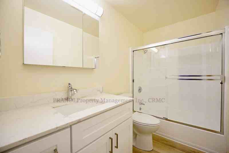 310 1st St #5 - Photo 7 of 10