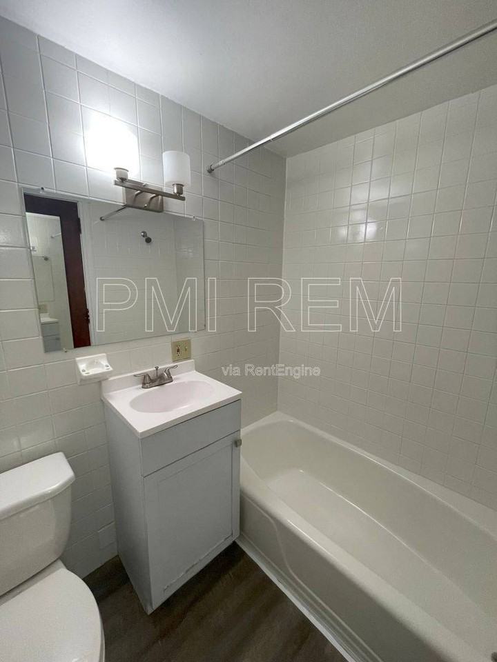 3328 Euclid Ave #51A - Photo 3 of 7