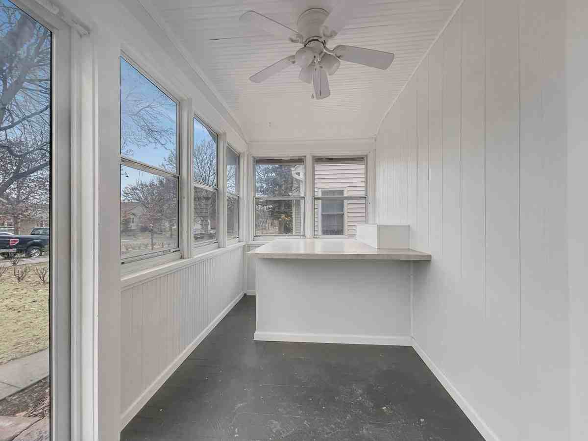 2729 Vernon Ave S - Photo 2 of 10