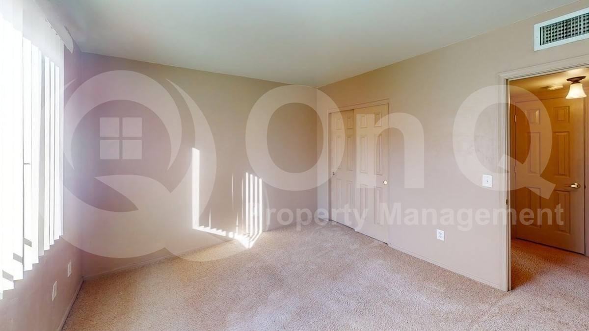 4011 N Stone Ave #1 - Photo 2 of 10