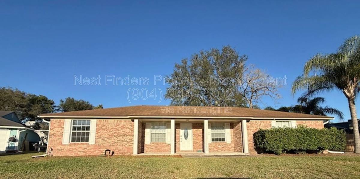 12947 Tree Way Ct N - Photo 2 of 10