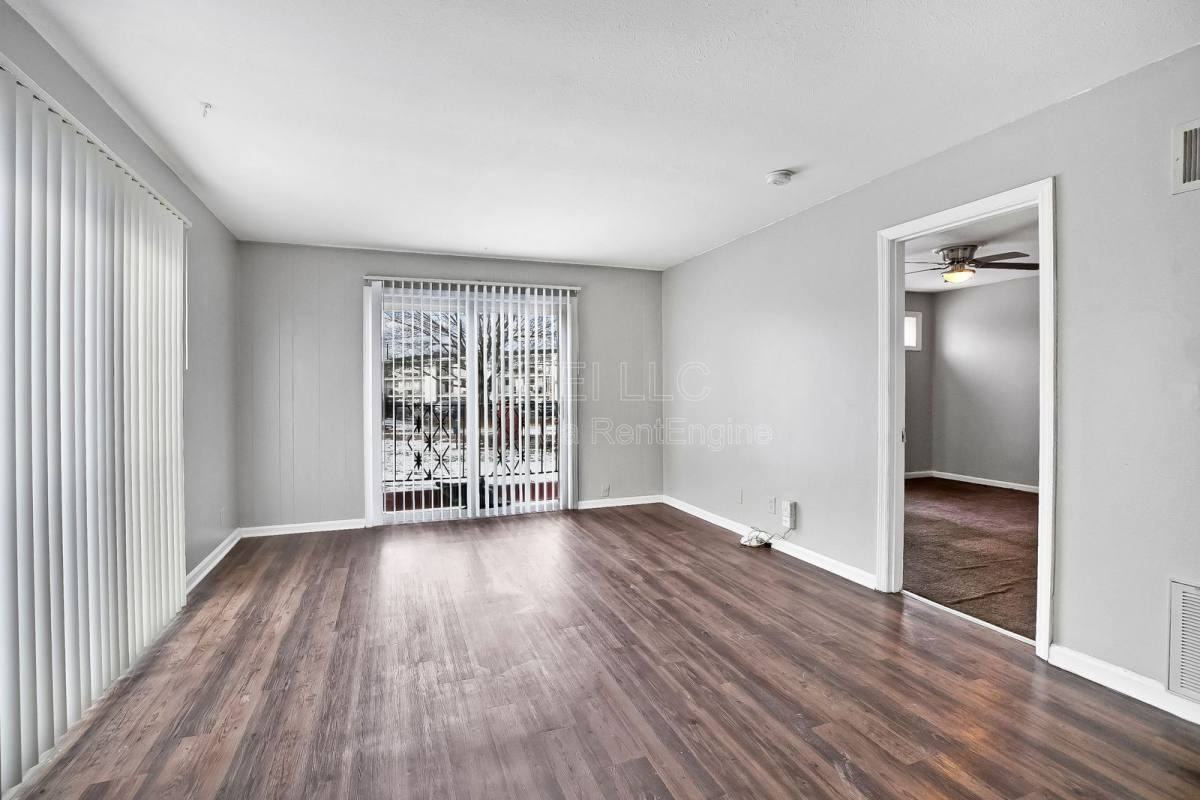 1708 Jennifer Rd #A12 - Photo 5 of 10