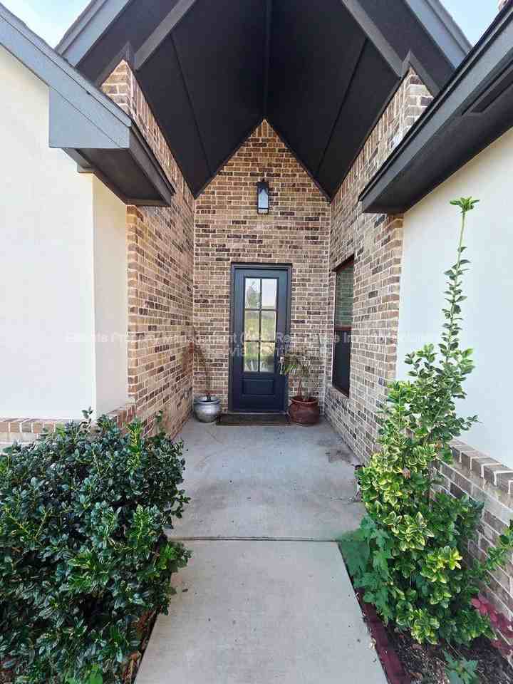 536 Barajas - Photo 2 of 10