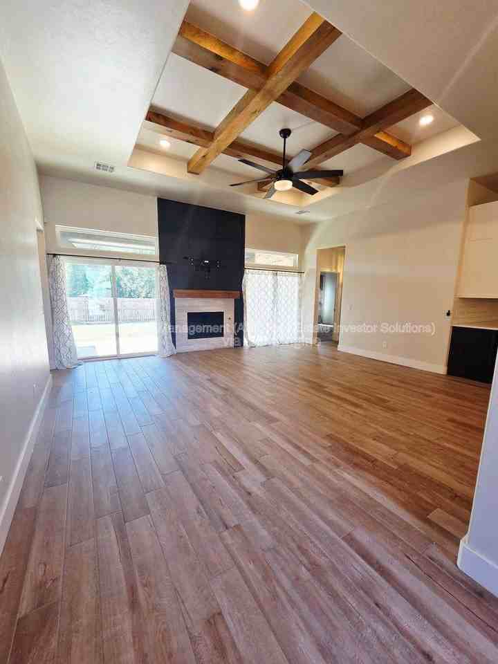 536 Barajas - Photo 3 of 10