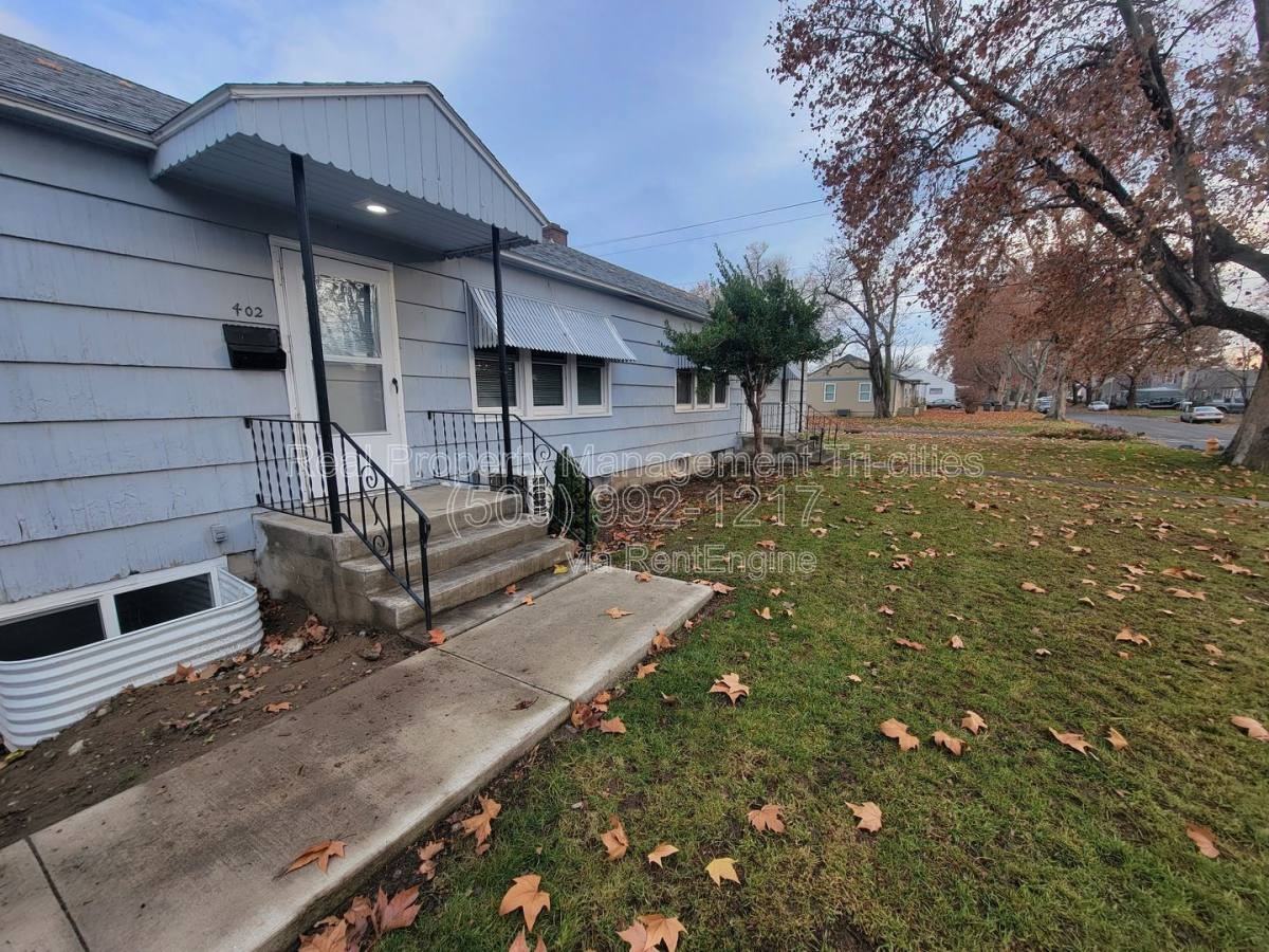 400 402 Barth Ave #402A - Photo 2 of 10