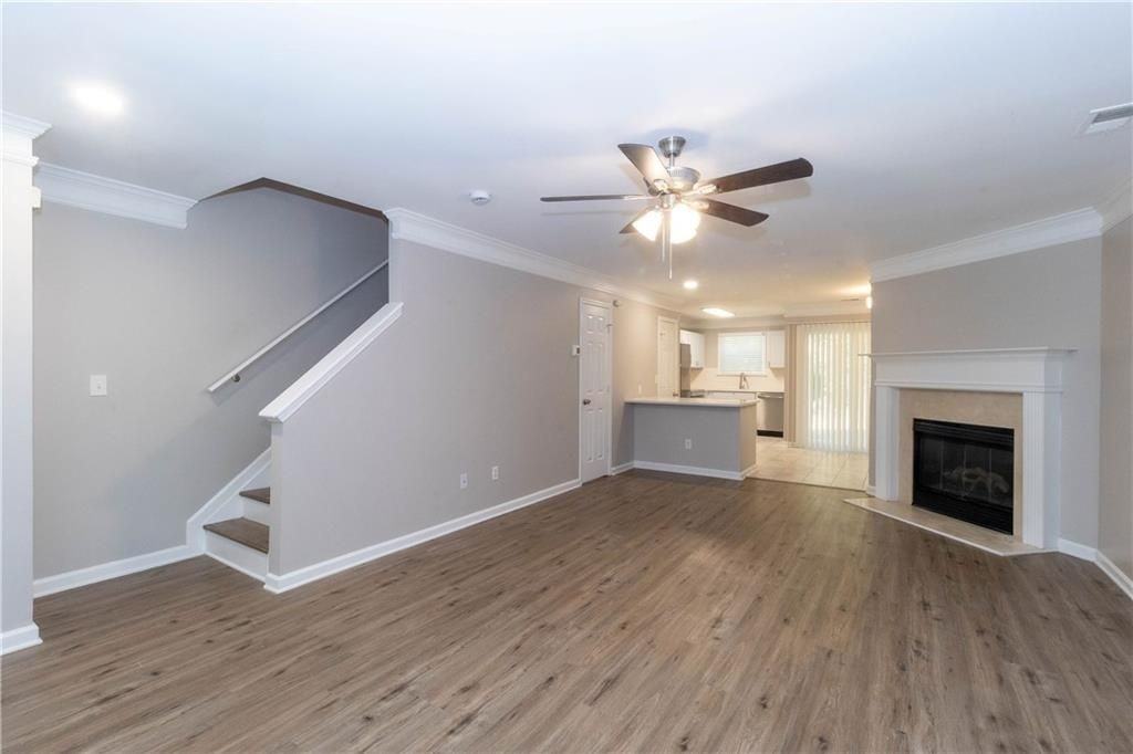 745 Crestwell Cir Sw - Photo 4 of 24