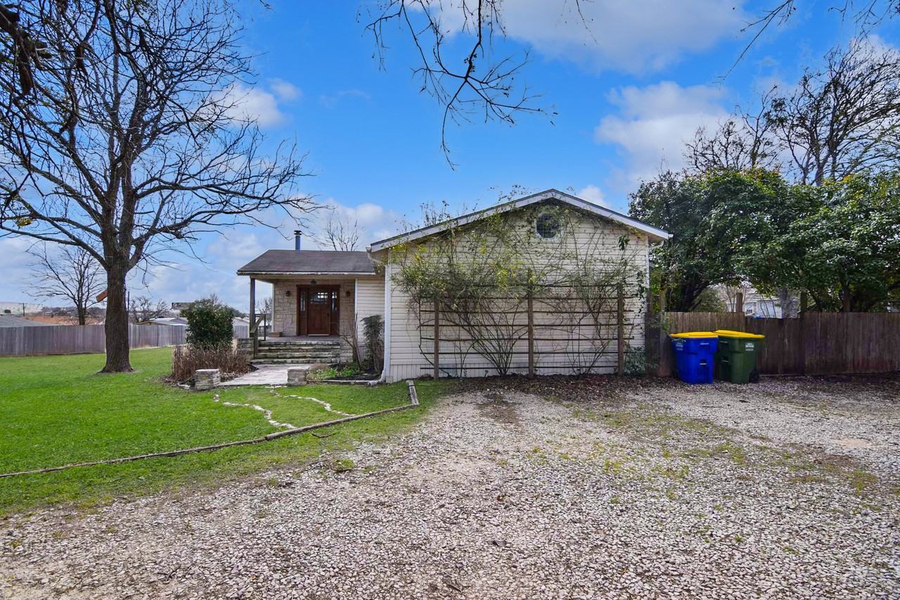 716 Church Ave - Photo 2 of 21