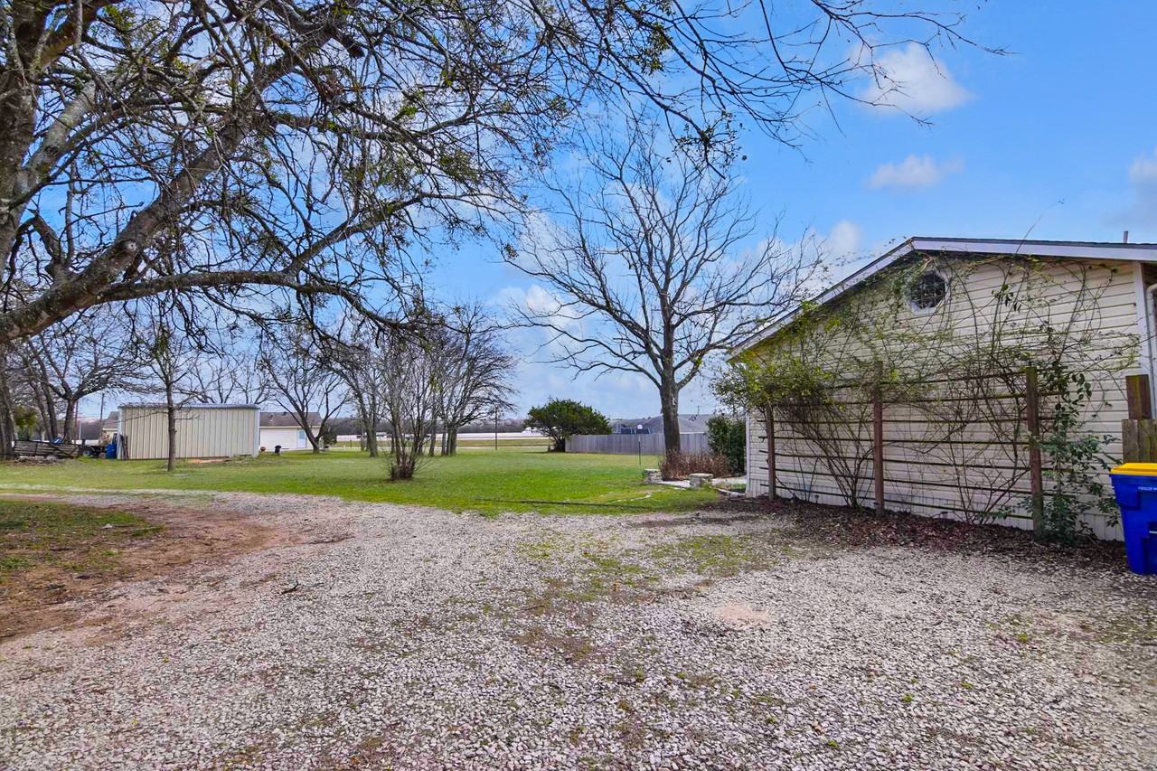 716 Church Ave - Photo 3 of 21