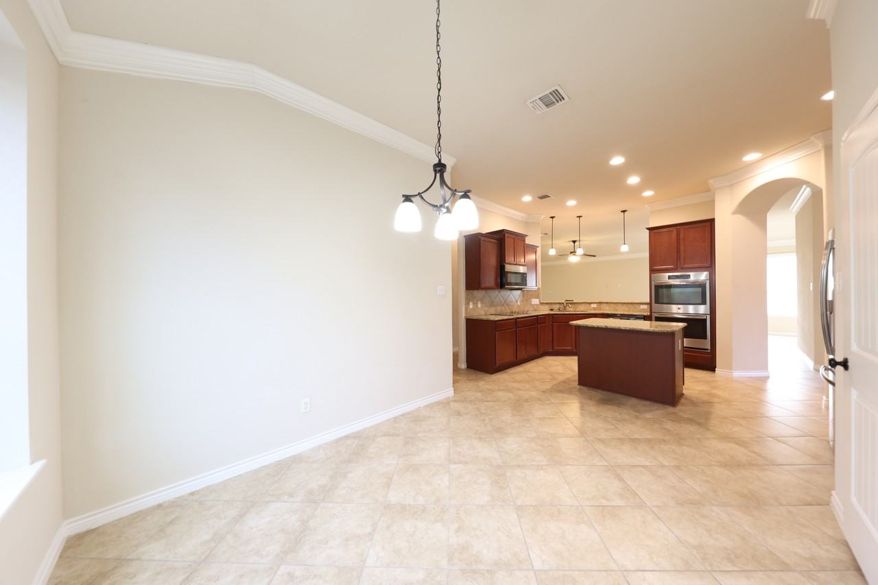 818 Valentino Dr - Photo 6 of 20