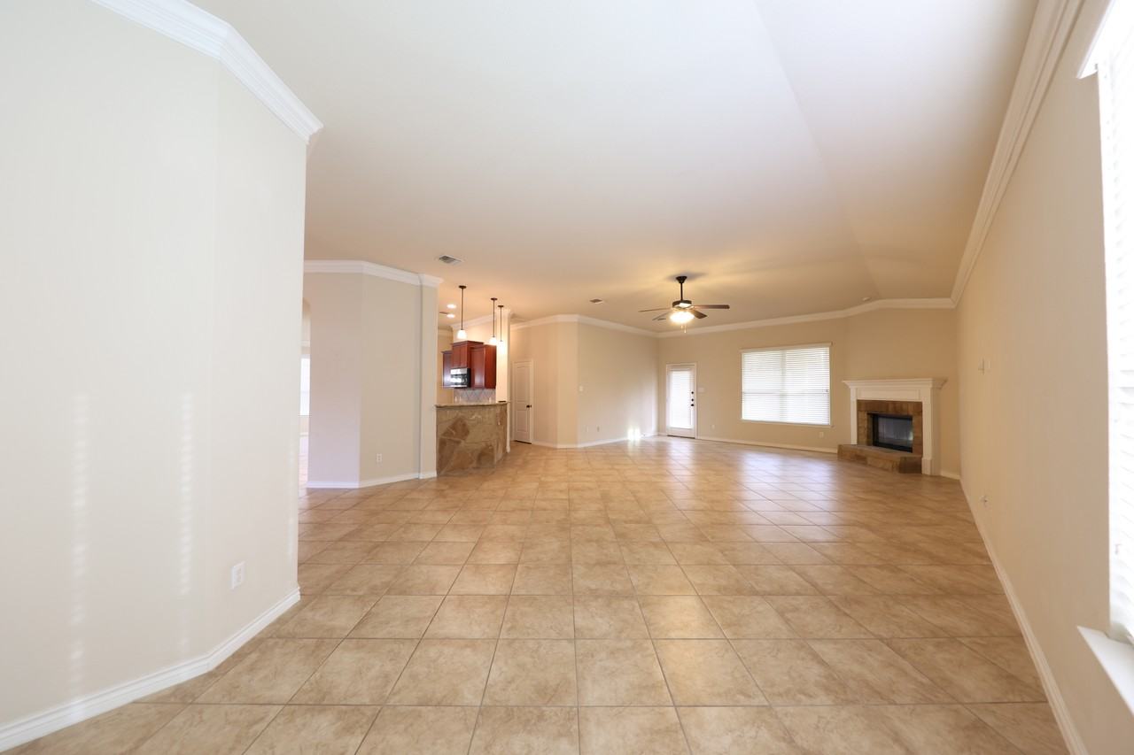 818 Valentino Dr - Photo 7 of 20