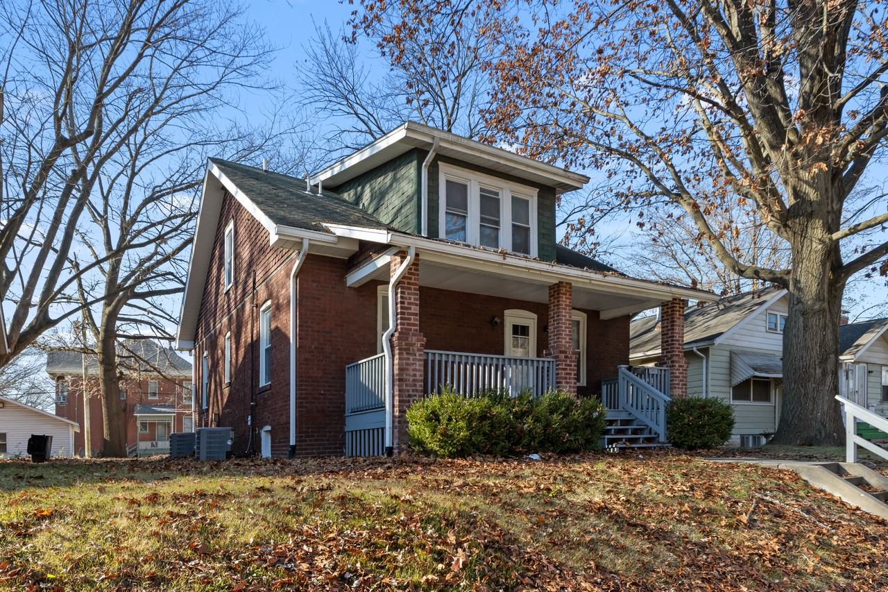 2212 W A St - Photo 3 of 26