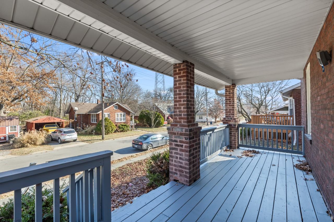 2212 W A St - Photo 4 of 26