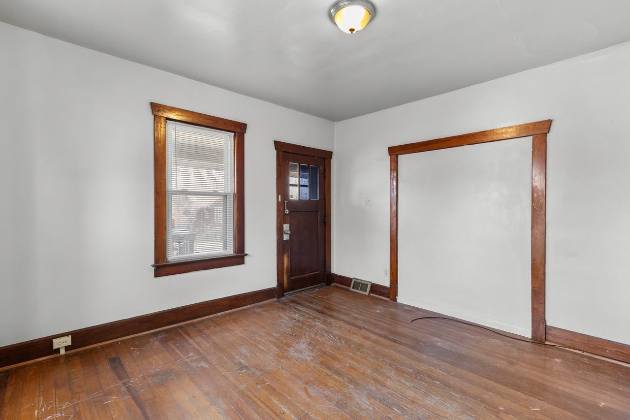 2212 W A St - Photo 5 of 26