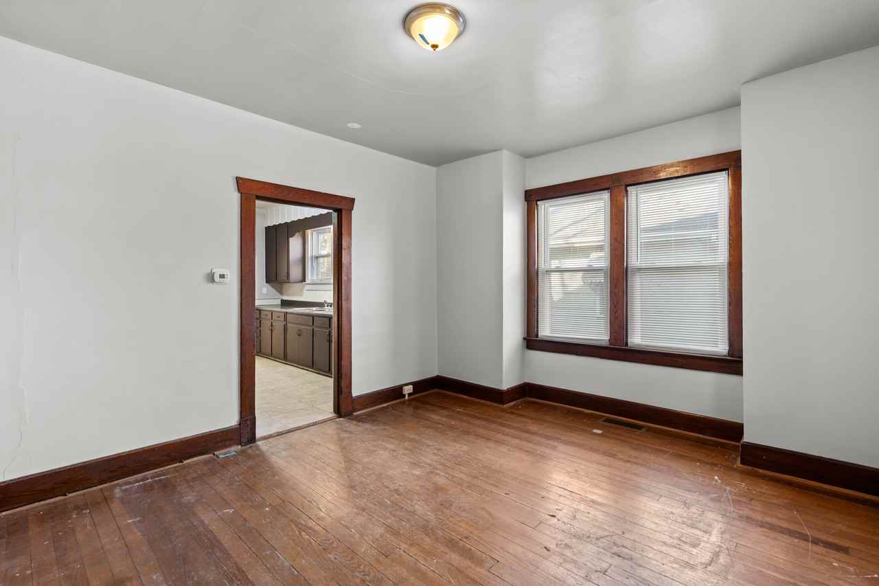 2212 W A St - Photo 7 of 26