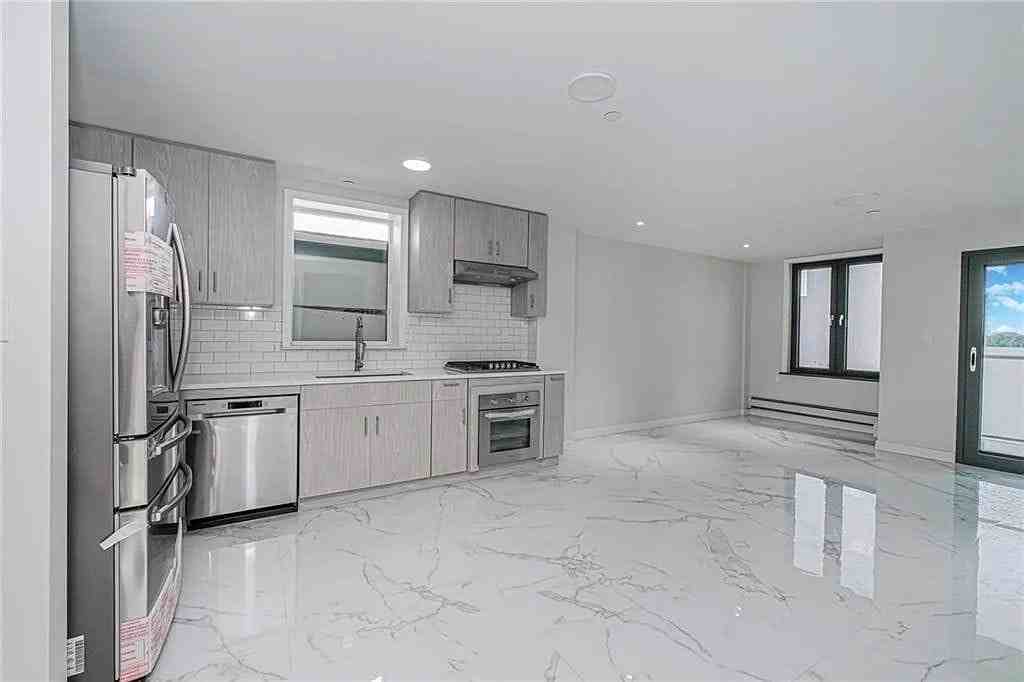 1014 Banner Ave - Photo 3 of 13