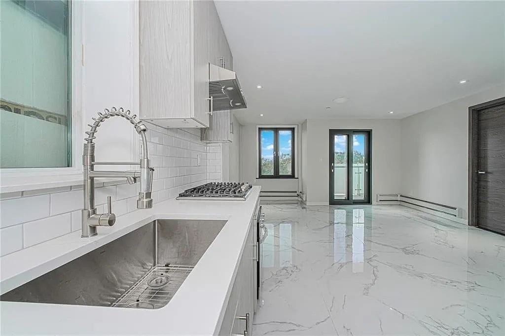 1014 Banner Ave - Photo 4 of 13