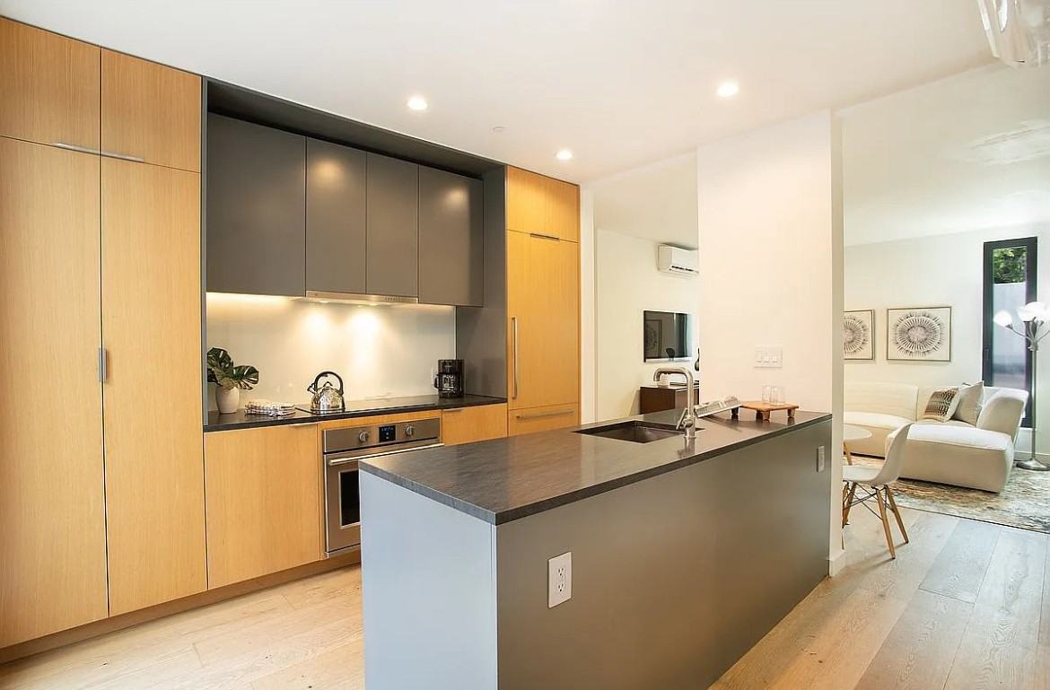 8 Saint Marks Pl #6A - Photo 4 of 10