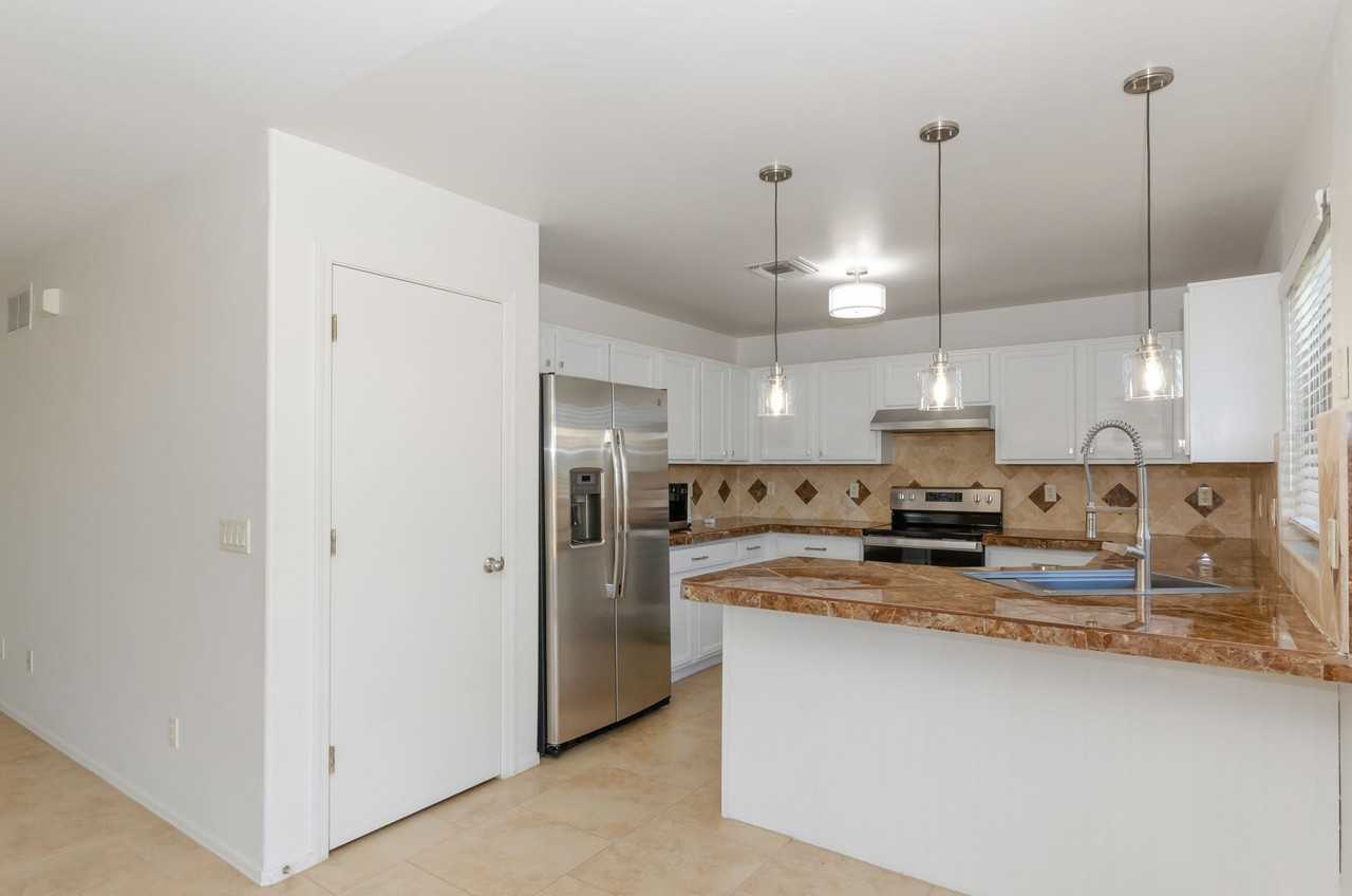 2076 W Silver Grass Pl - Photo 3 of 23