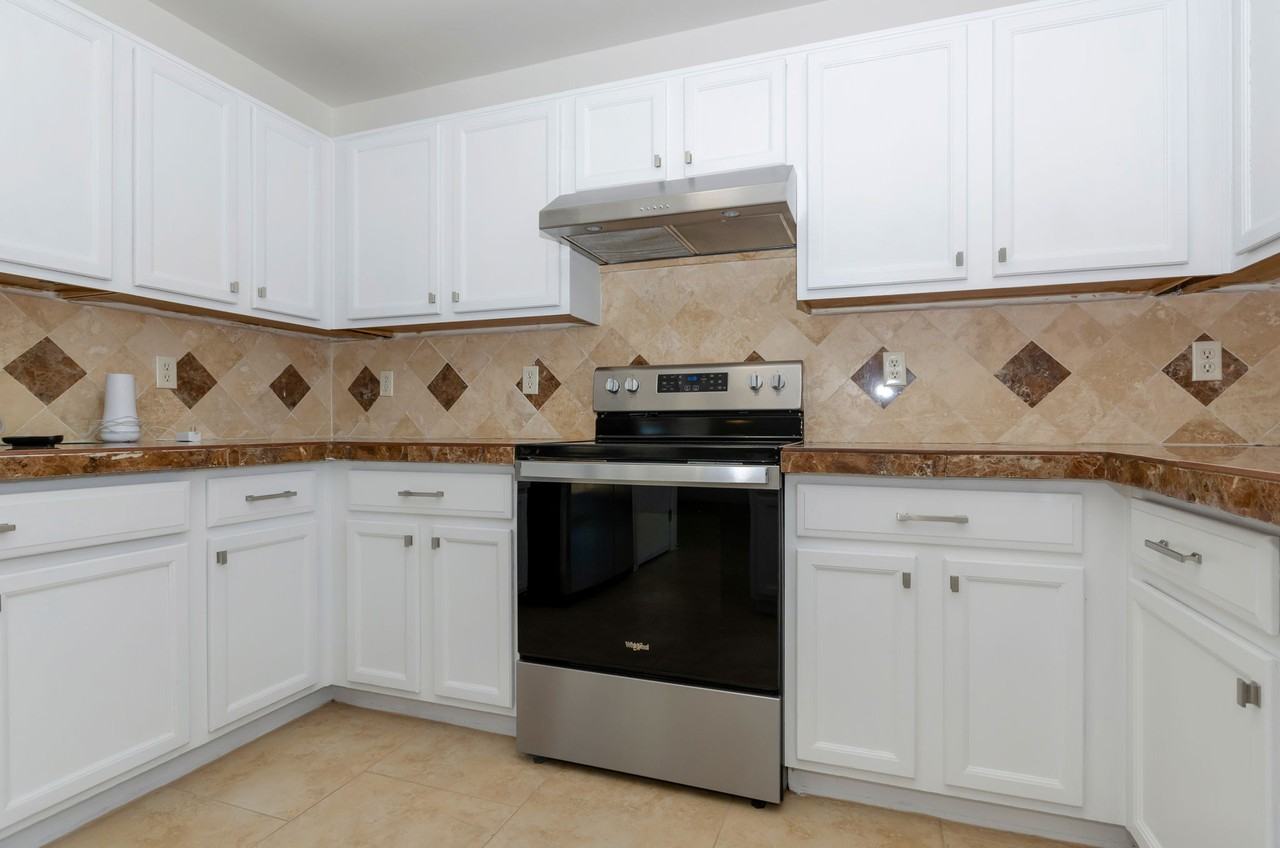 2076 W Silver Grass Pl - Photo 5 of 23