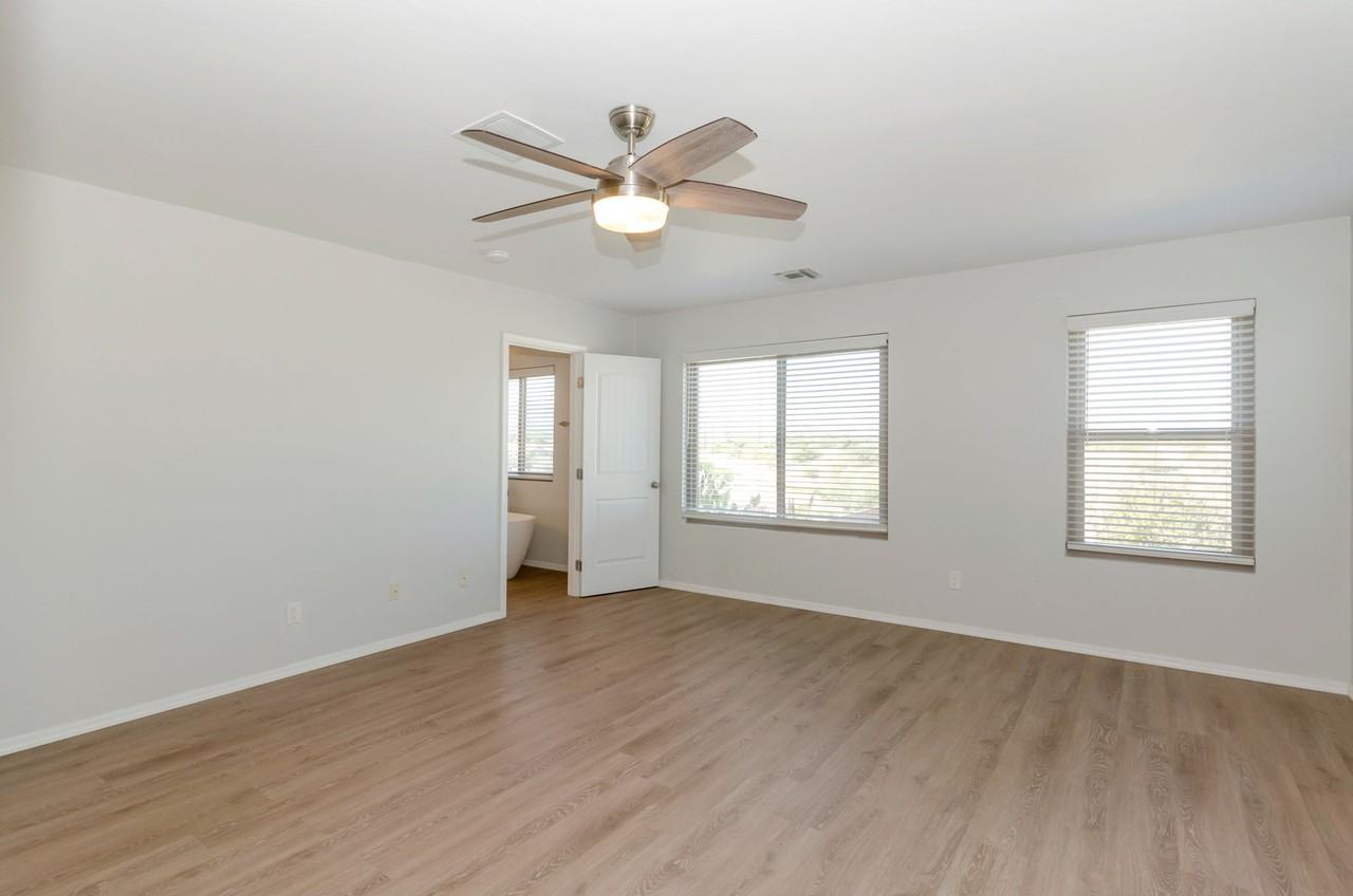 2076 W Silver Grass Pl - Photo 7 of 23