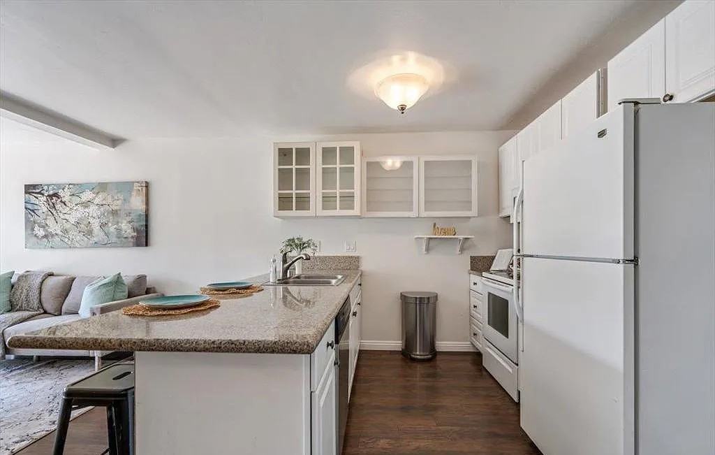 3505 Angelucci St - Photo 5 of 25