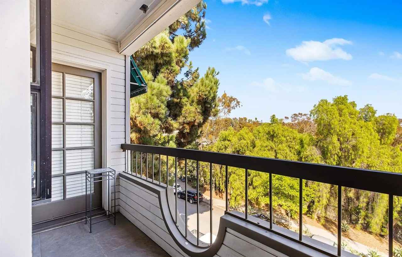 1640 10Th Ave - Photo 4 of 22