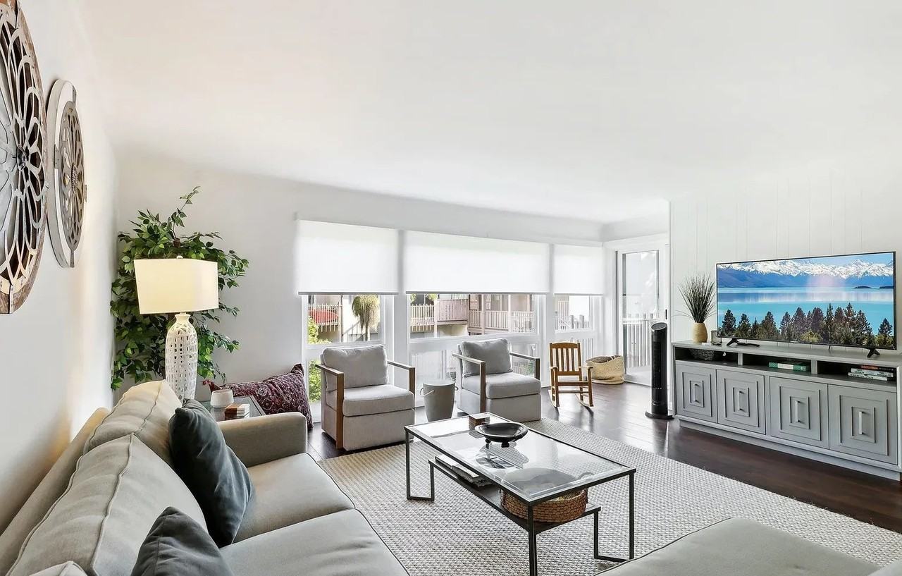 2610 Torrey Pines Rd - Photo 5 of 30