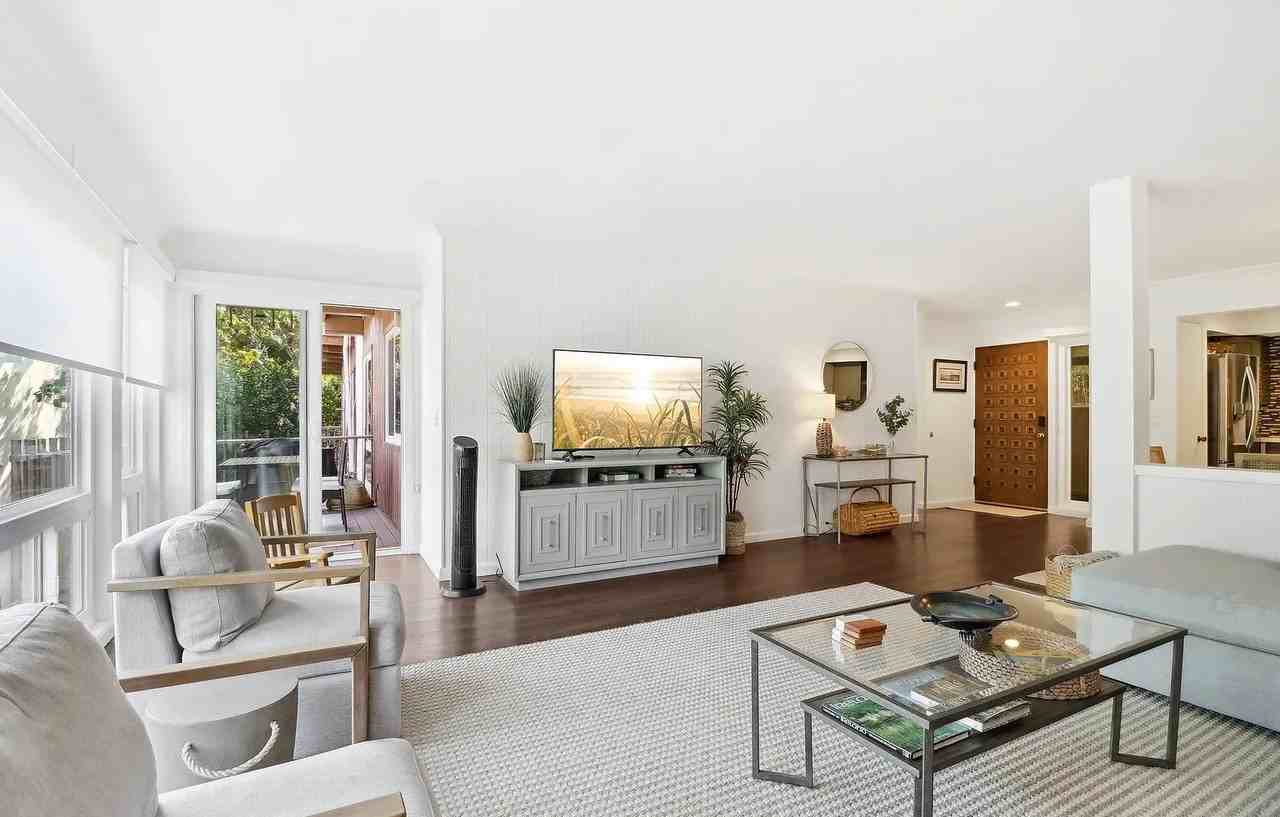 2610 Torrey Pines Rd - Photo 6 of 30