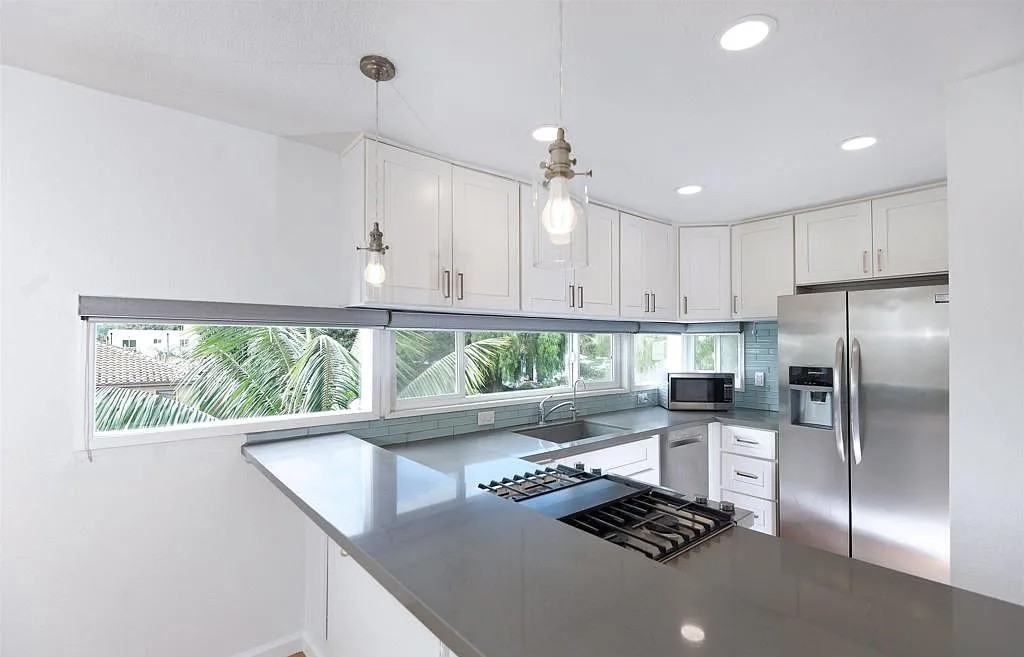 2928 Talbot St - Photo 3 of 25