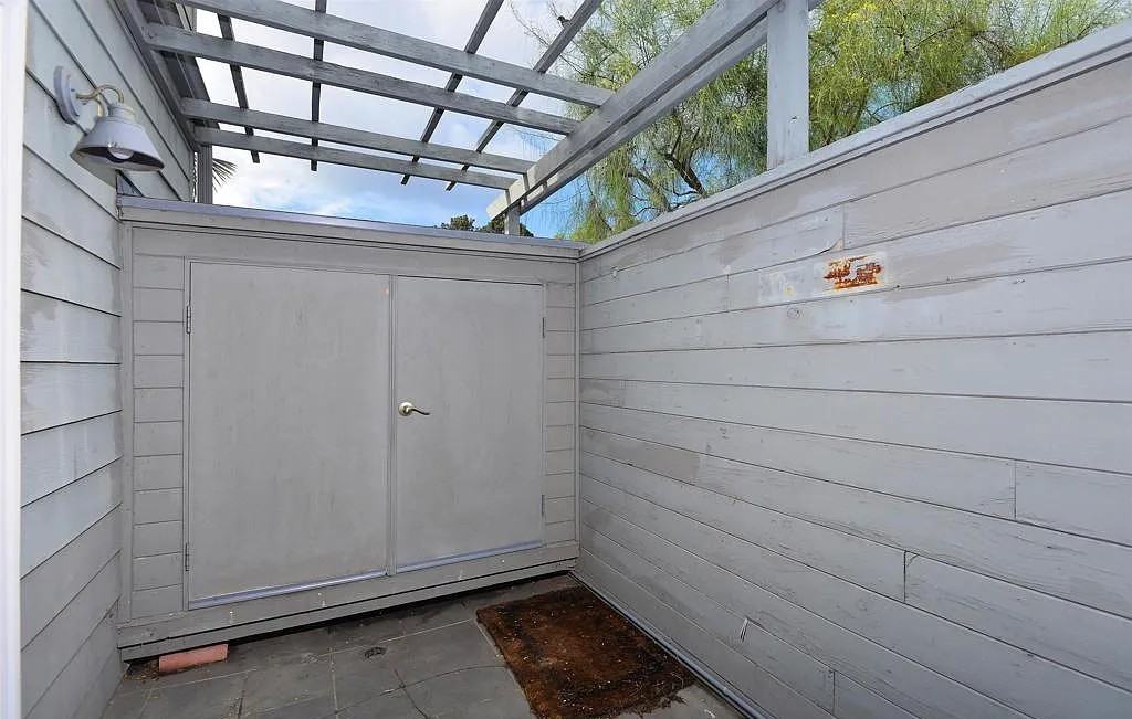 2928 Talbot St - Photo 4 of 25