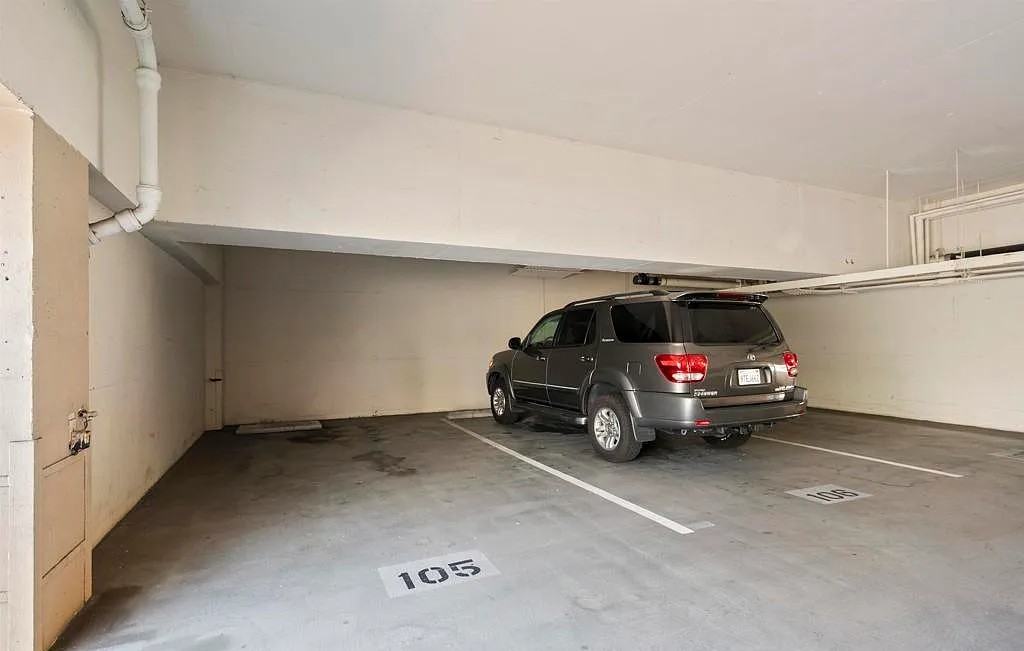 4944 Cass St - Photo 7 of 21