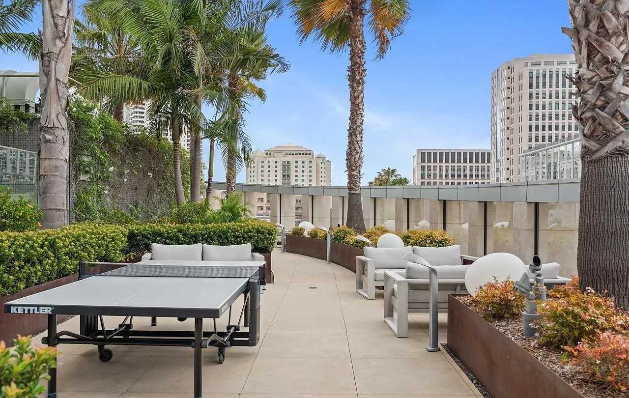 888 W E St - Photo 3 of 23