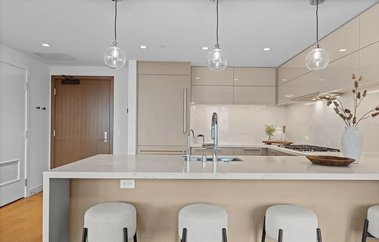 888 W E St - Photo 5 of 23