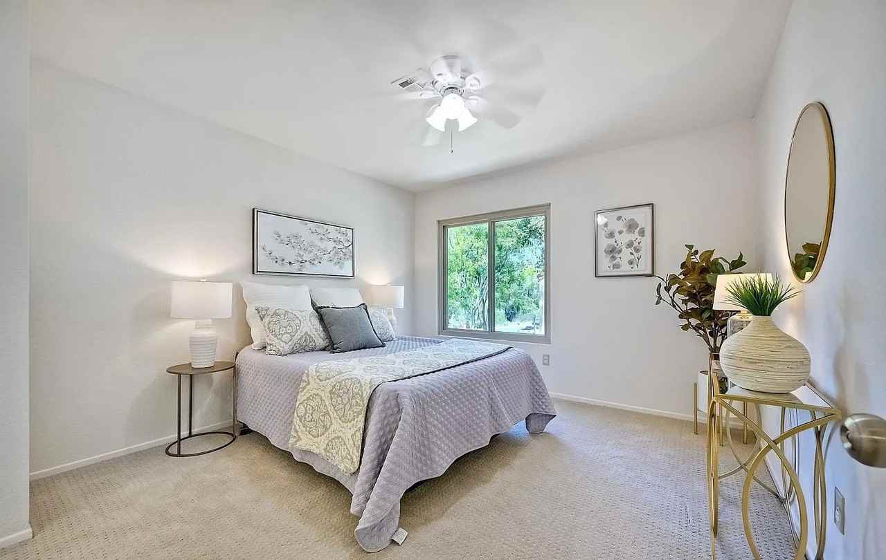 10692 Dabney Dr - Photo 3 of 30