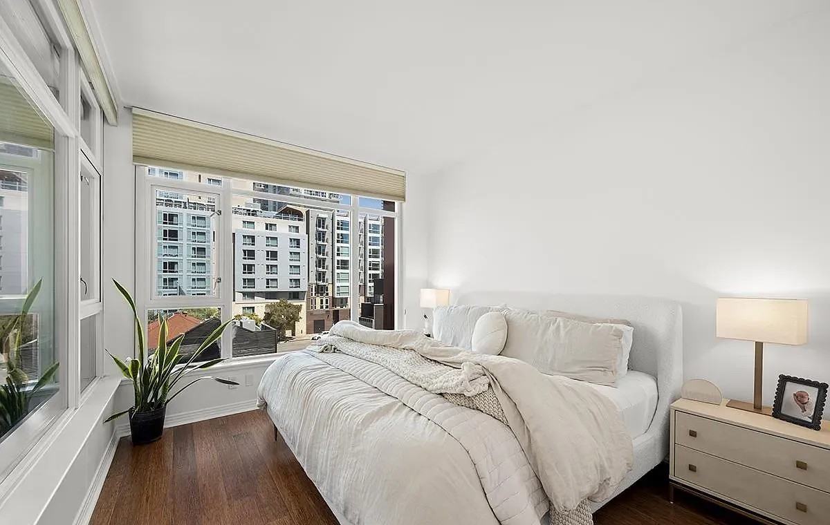 427 9Th Ave - Photo 4 of 20