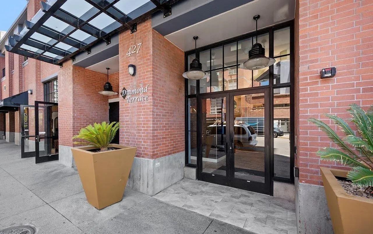 427 9Th Ave - Photo 6 of 20