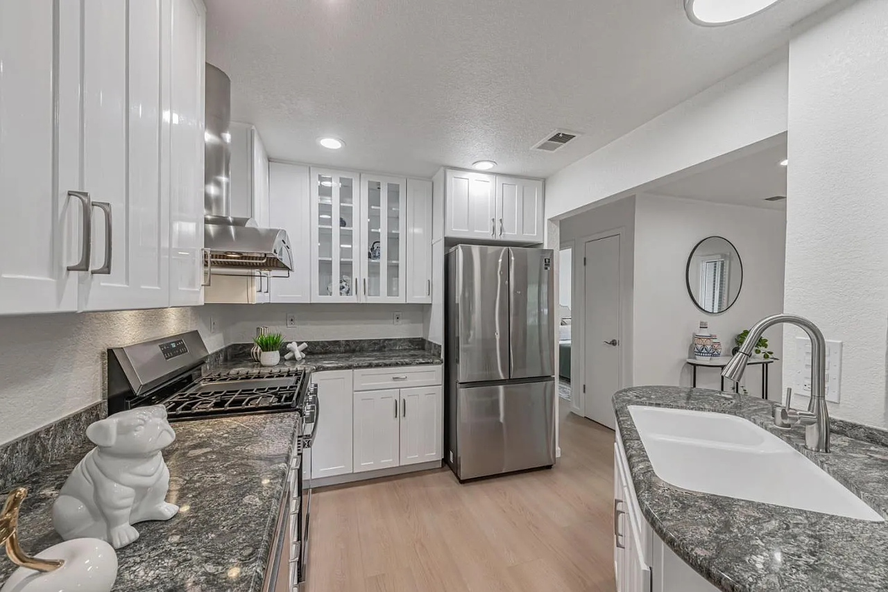 3500 La Terrace Cir - Photo 4 of 29