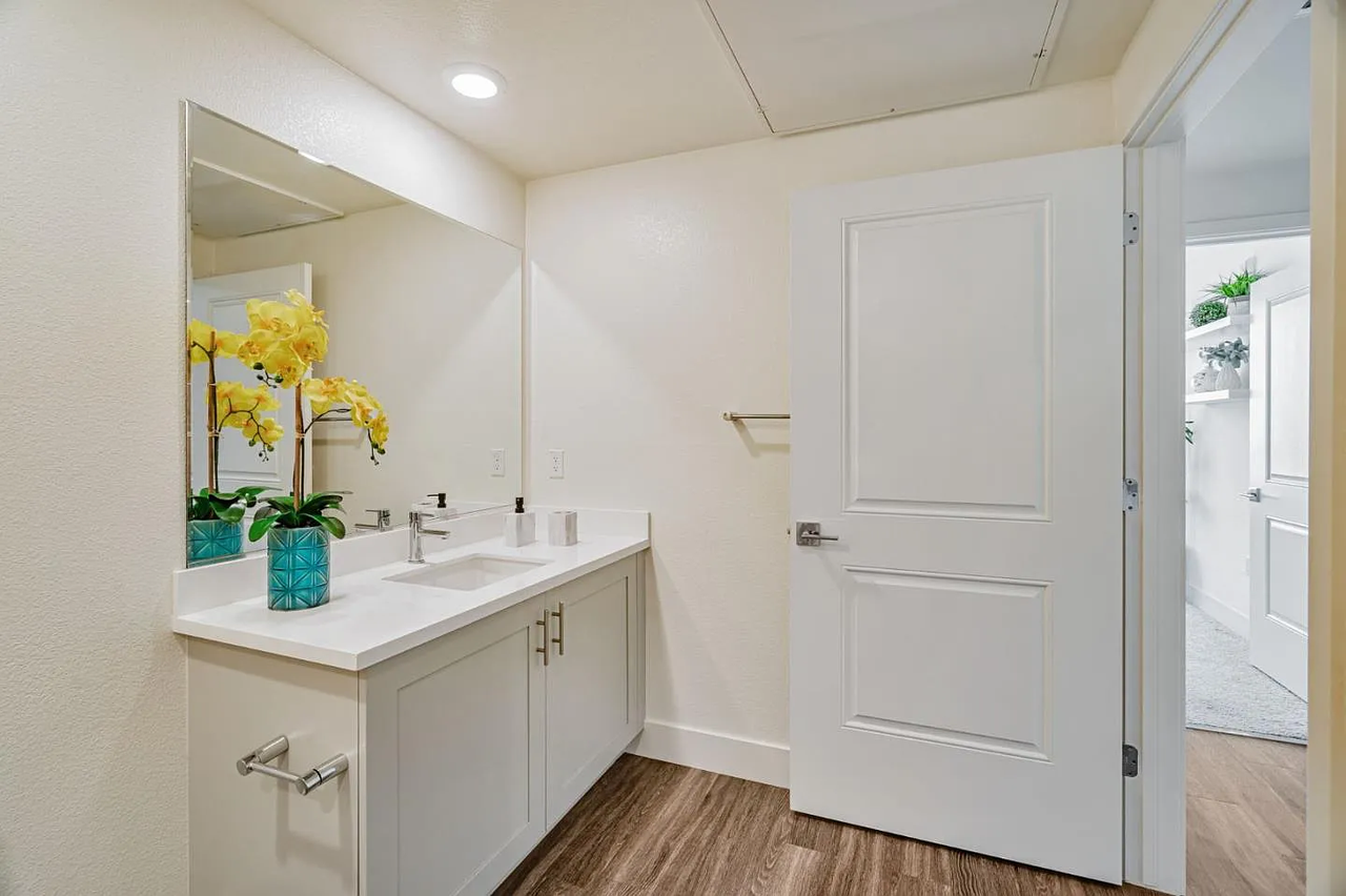 5925 Charlotte Dr - Photo 6 of 12