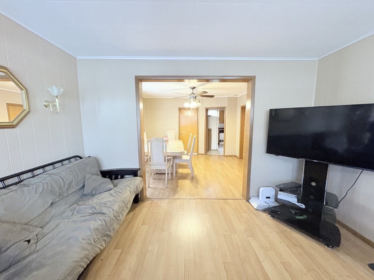 879 Felix Ave - Photo 4 of 28