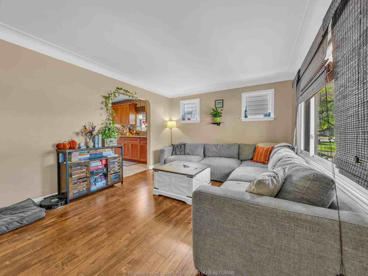 2436 Meldrum Rd - Photo 4 of 19