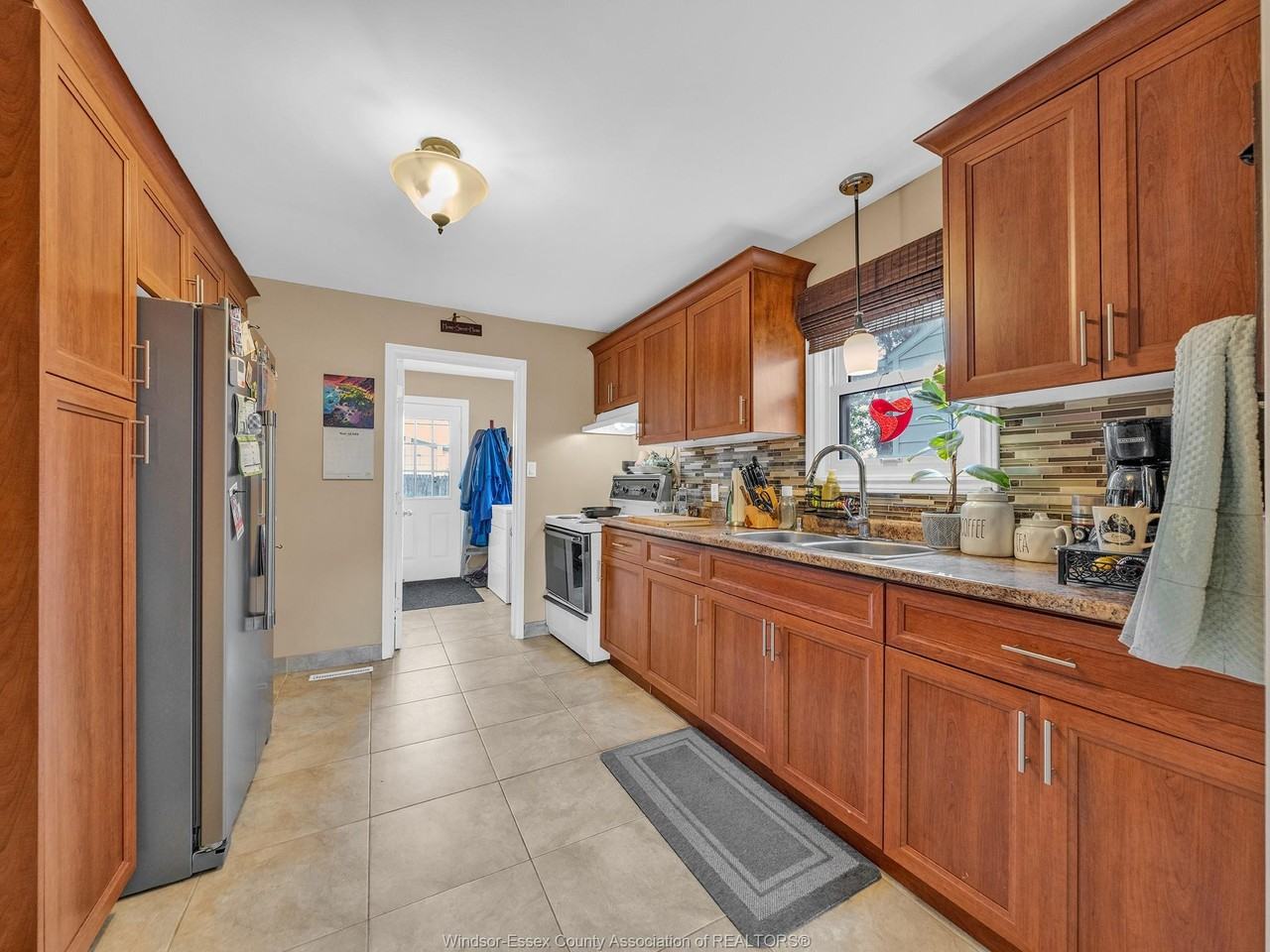 2436 Meldrum Rd - Photo 5 of 19