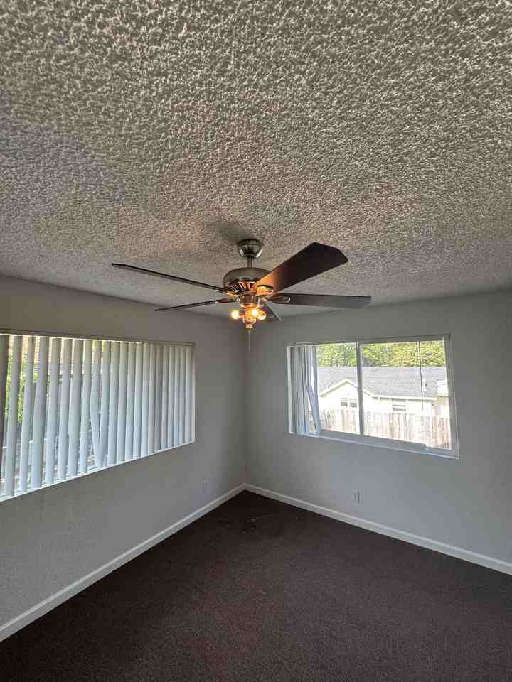 203 N C St - Photo 6 of 6