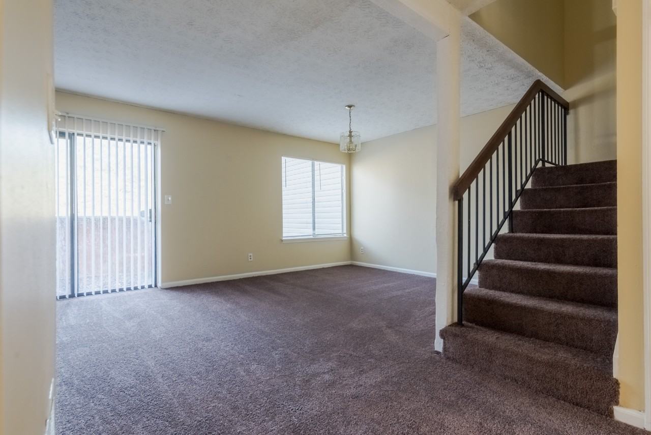 8564 Creekwood Way - Photo 4 of 25