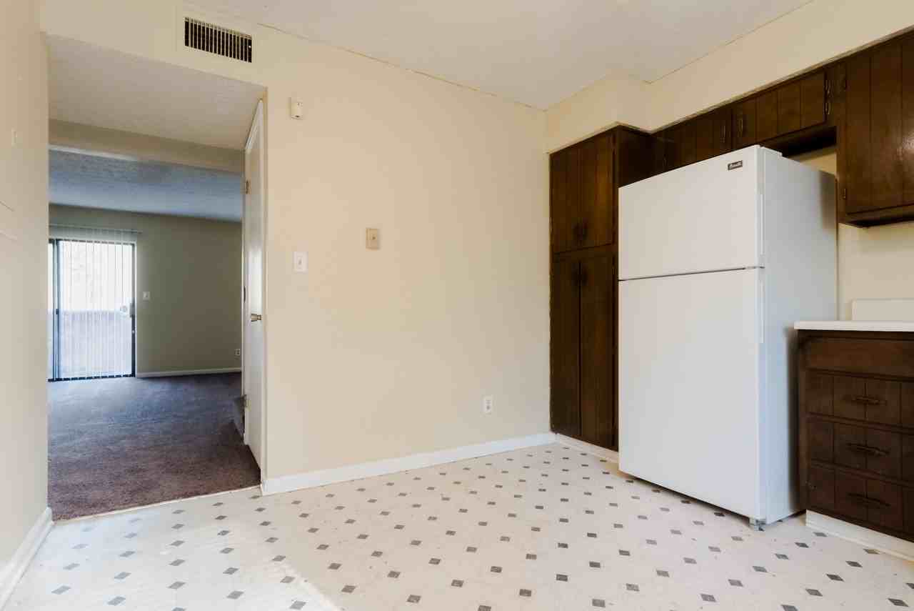 8564 Creekwood Way - Photo 6 of 25