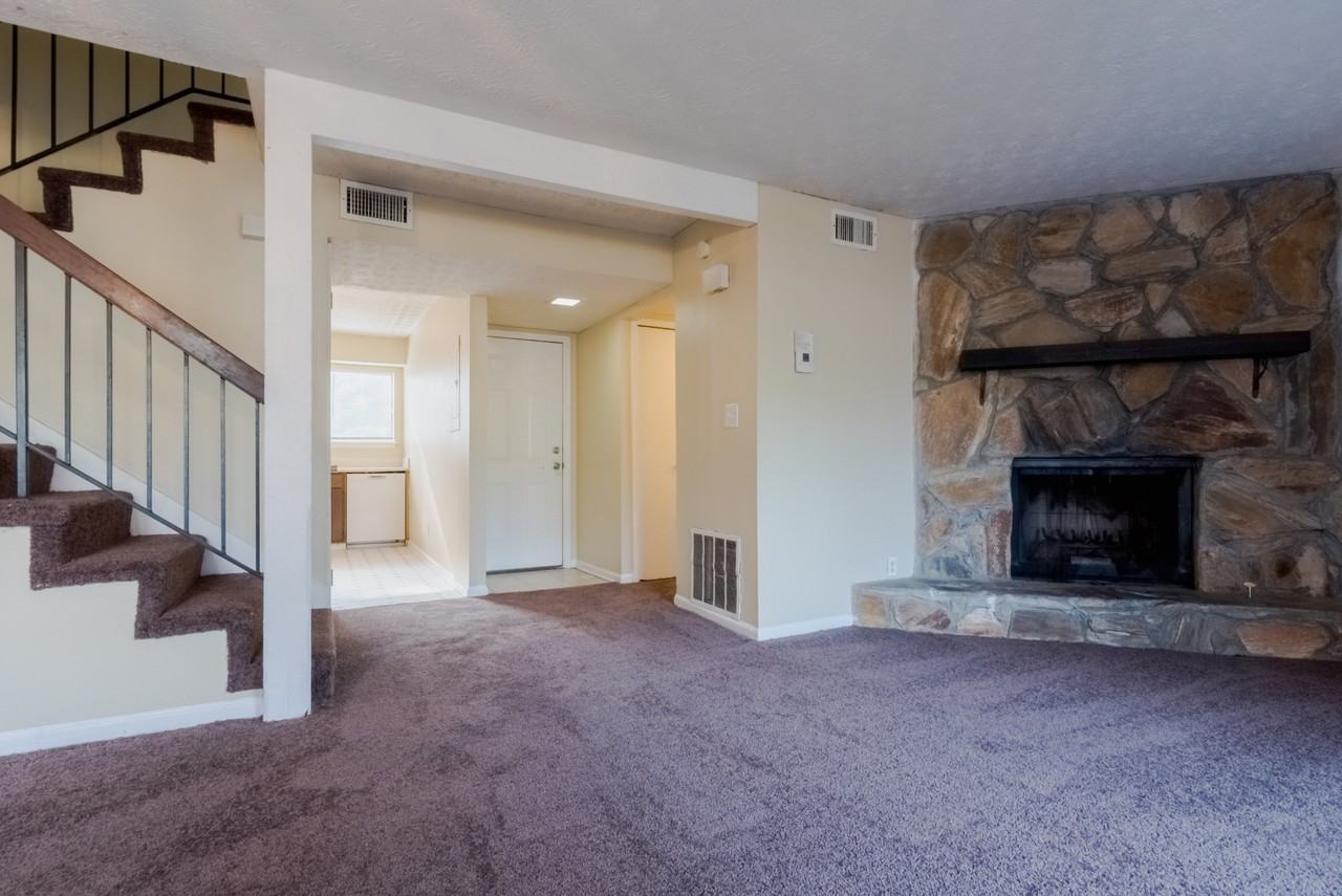 8564 Creekwood Way - Photo 7 of 25