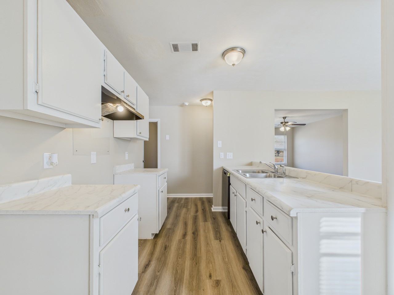 1 Coral Ln - Photo 5 of 19