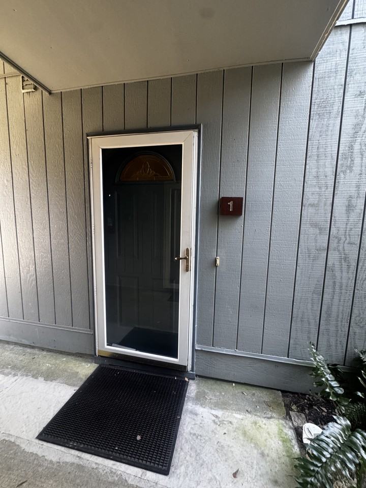 10301 N Kings Hwy #1 - Photo 3 of 26