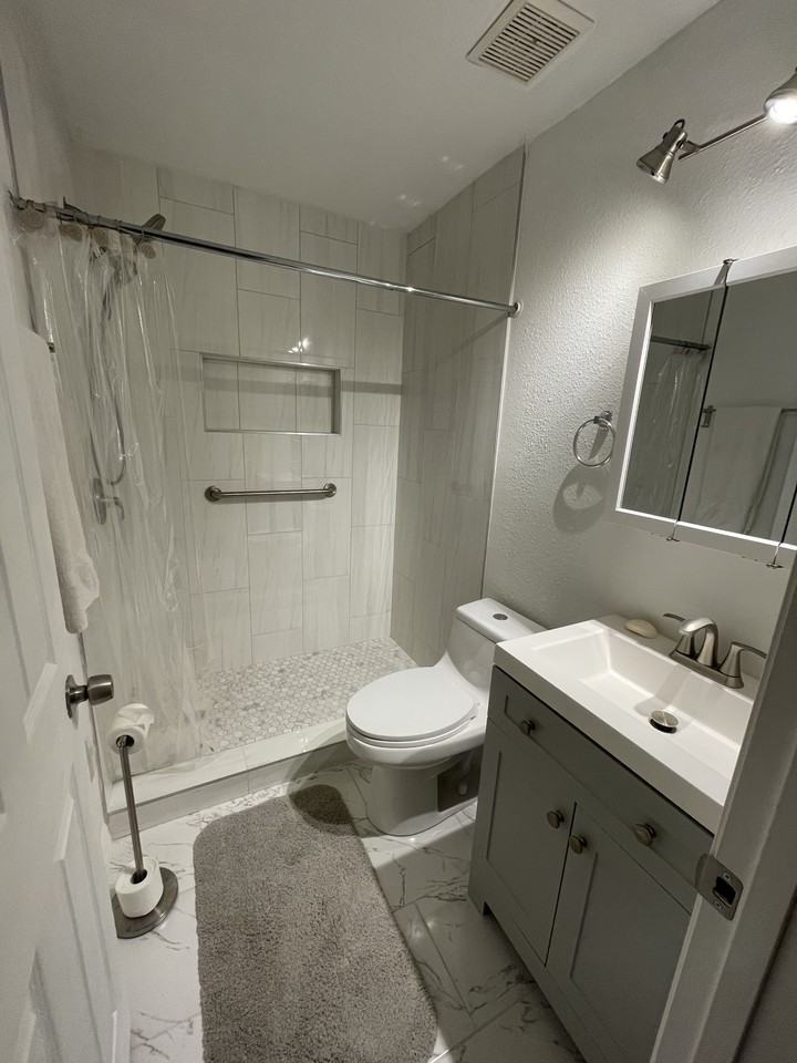 1432 Sw Courtyards Ln #101 - Photo 4 of 20
