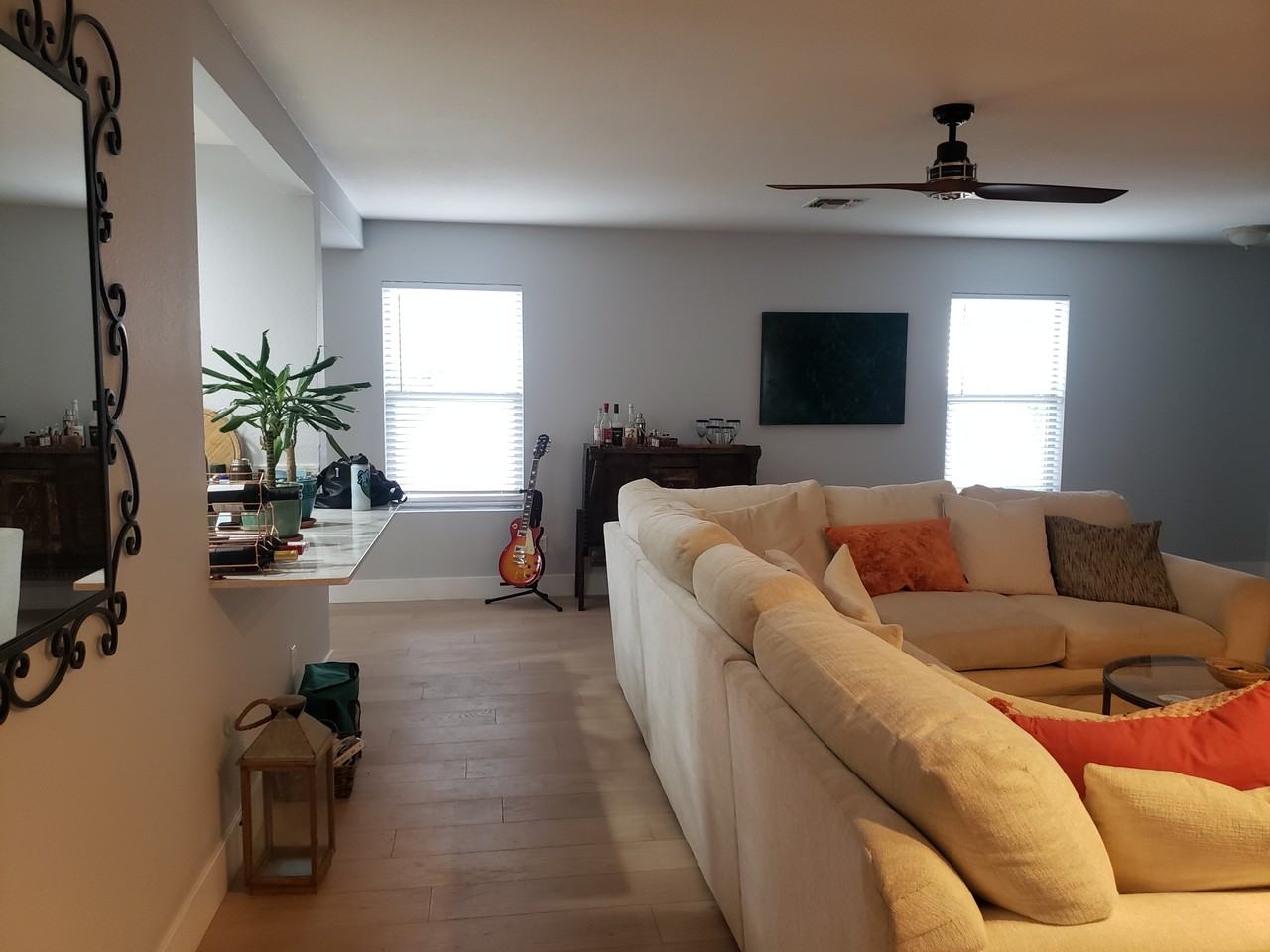 3216 W Mark Ln - Photo 5 of 27